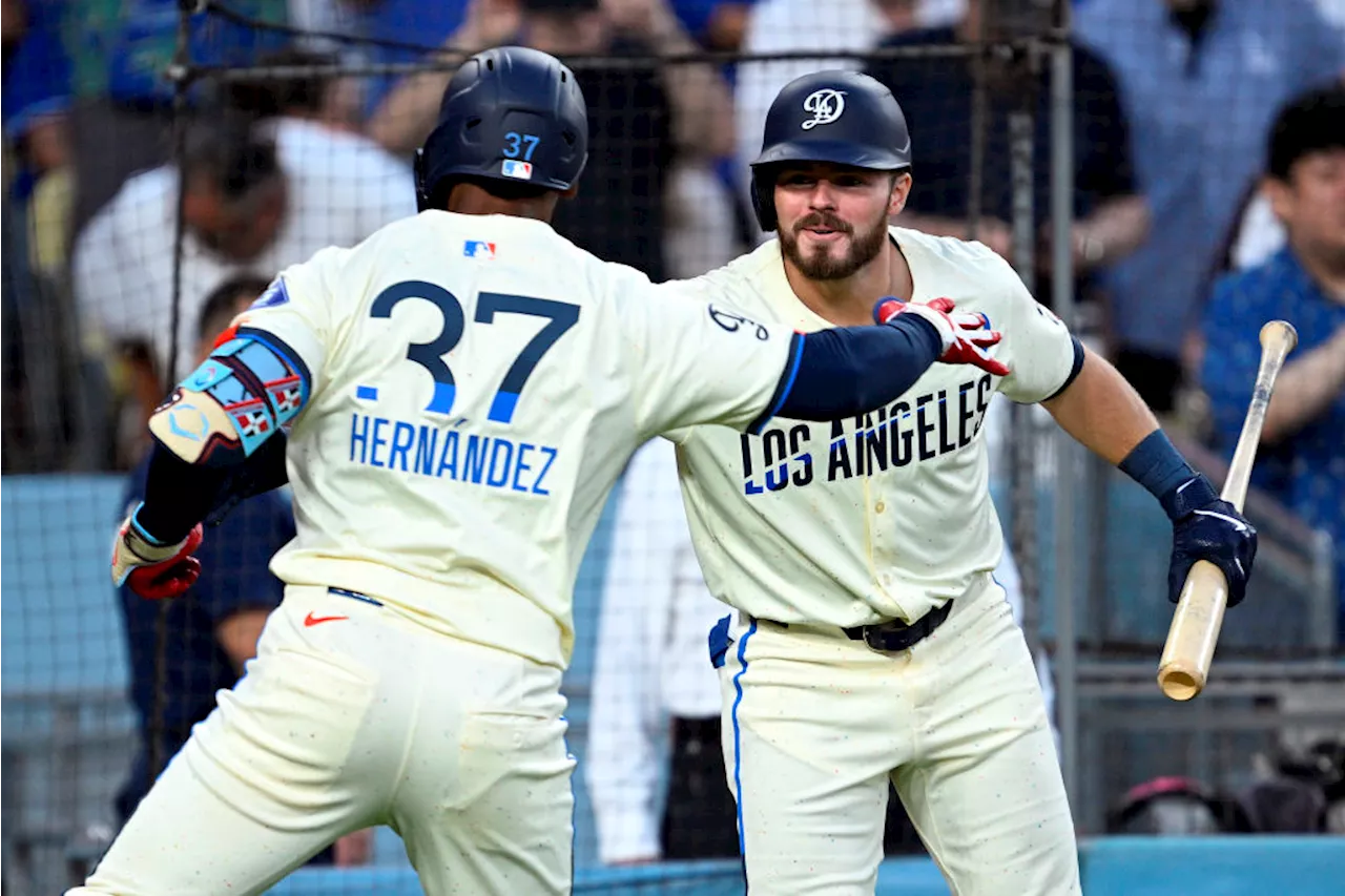 Gavin Lux knocks in 3 as Dodgers get past Paul Skenes and Pirates, 4-1