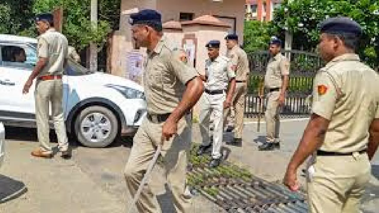 Chhindwara News: लड़की को मैसेज कर नशे में मिलने गए constable के साथ ग्रामीणों ने की मारपीट