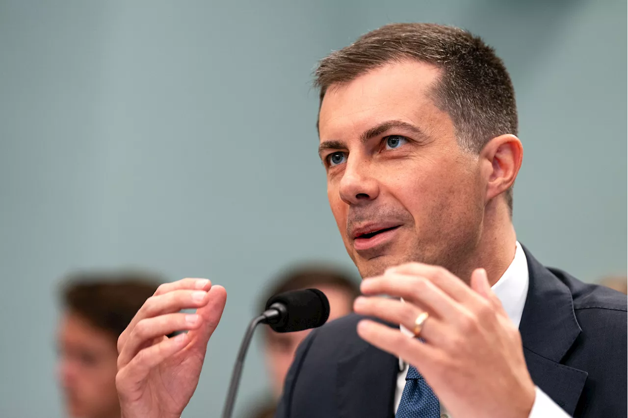 Pete Buttigieg's Response to JD Vance Criticism of Tim Walz Goes Viral