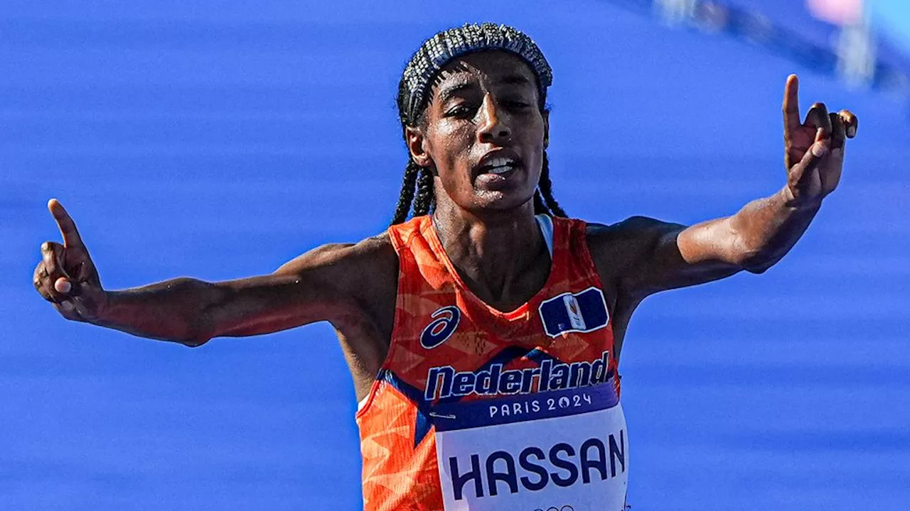 Sifan Hassan wint goud op marathon • Ze is de snelste van kopgroep van vier