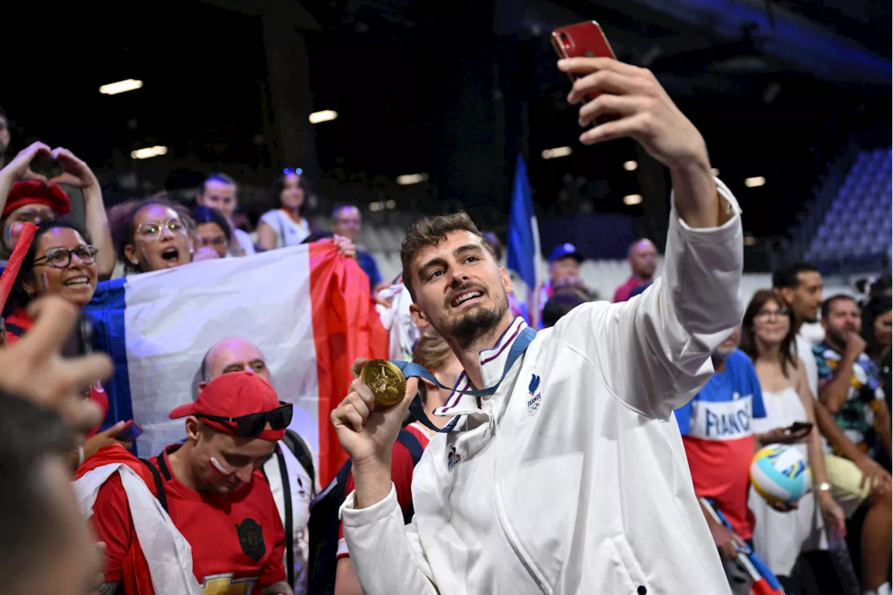 France defends Olympic men’s volleyball gold on home soil, sweeps world No. 1 Poland