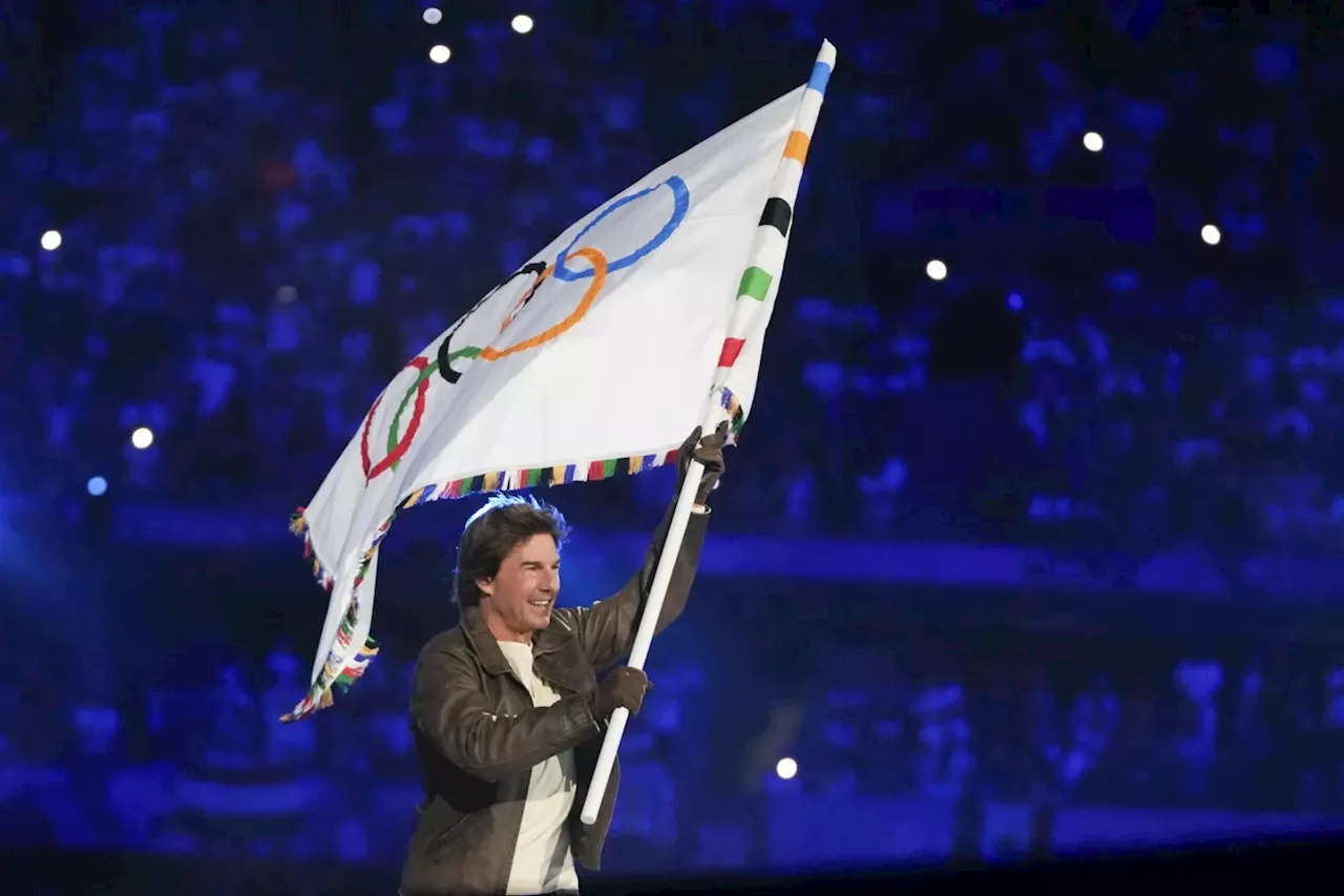 Tom Cruise cai do céu e Paris se despede das Olimpíadas 2024