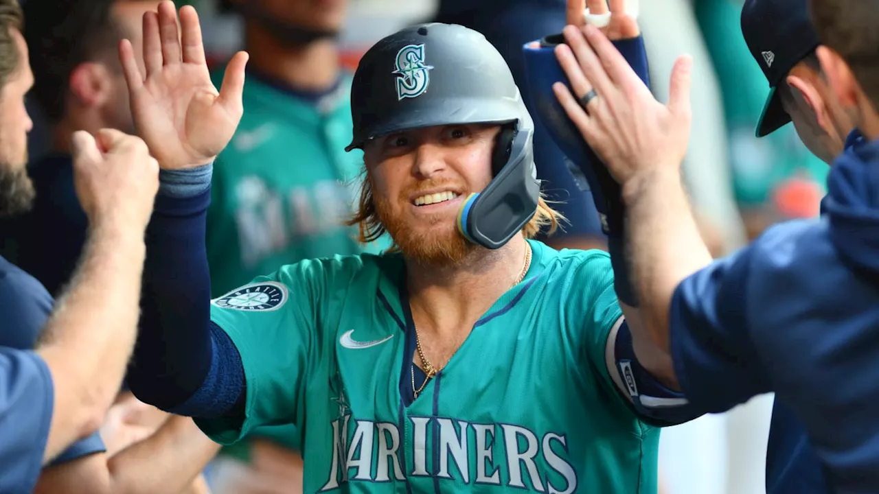 Seattle Mariners First Baseman Justin Turner Has Been on a Roll Since Joining The Tea