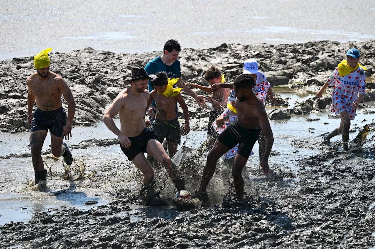 Charente-Maritime : à la Fête des Boucholeurs, le public se glisse dans les bottes des ostréiculteurs