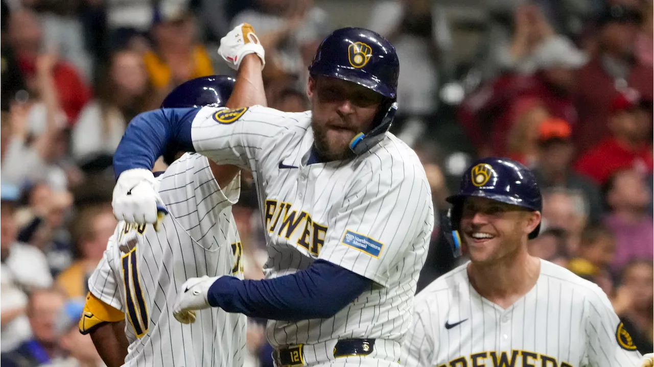 Hoskins' homer lifts Brewers over Reds for fifth straight win