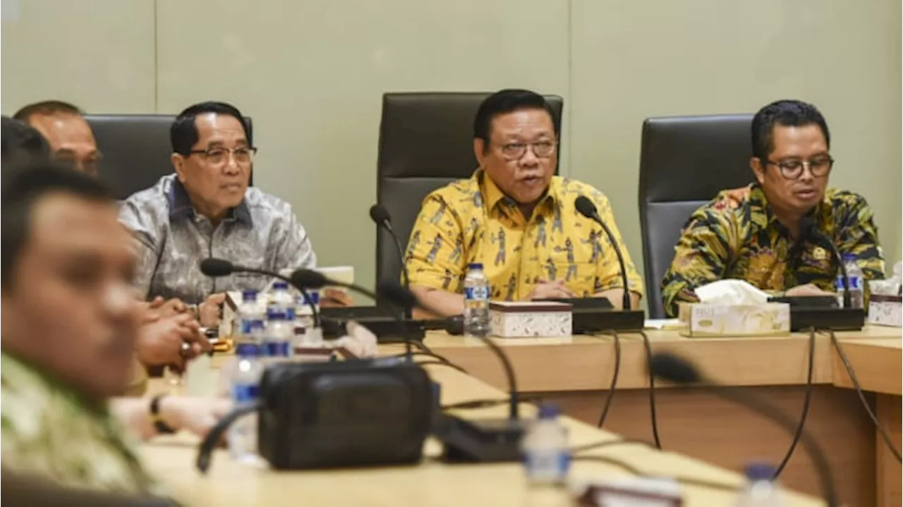 Agung Laksono: Airlangga Tak Ada Konsultasi sebelum Mundur sebagai Ketua Umum Golkar