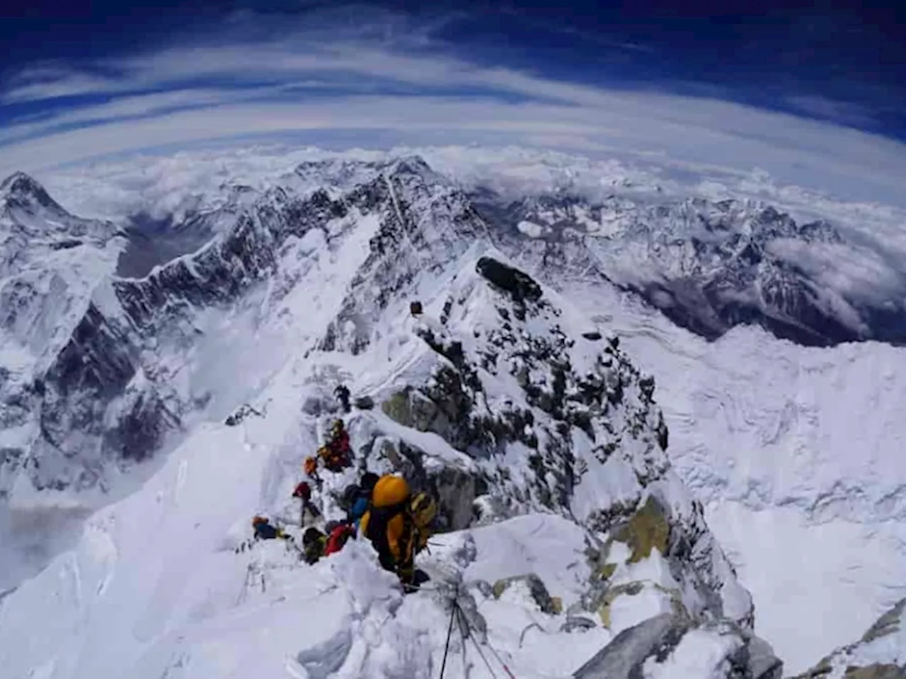 Absolutely Unbelievable Drone Footage Shows The Full Journey To Summit Mount Everest [Video]