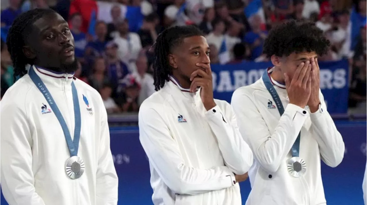 Devastated French Olympian Michael Olise removes silver medal after loss to Spain in football final