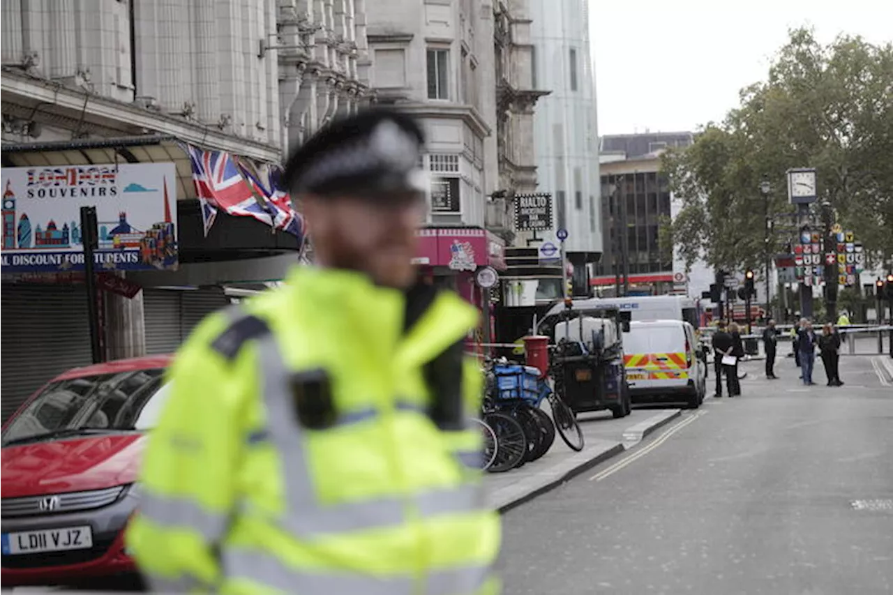 Bambina e donna accoltellate a Londra, un uomo arrestato