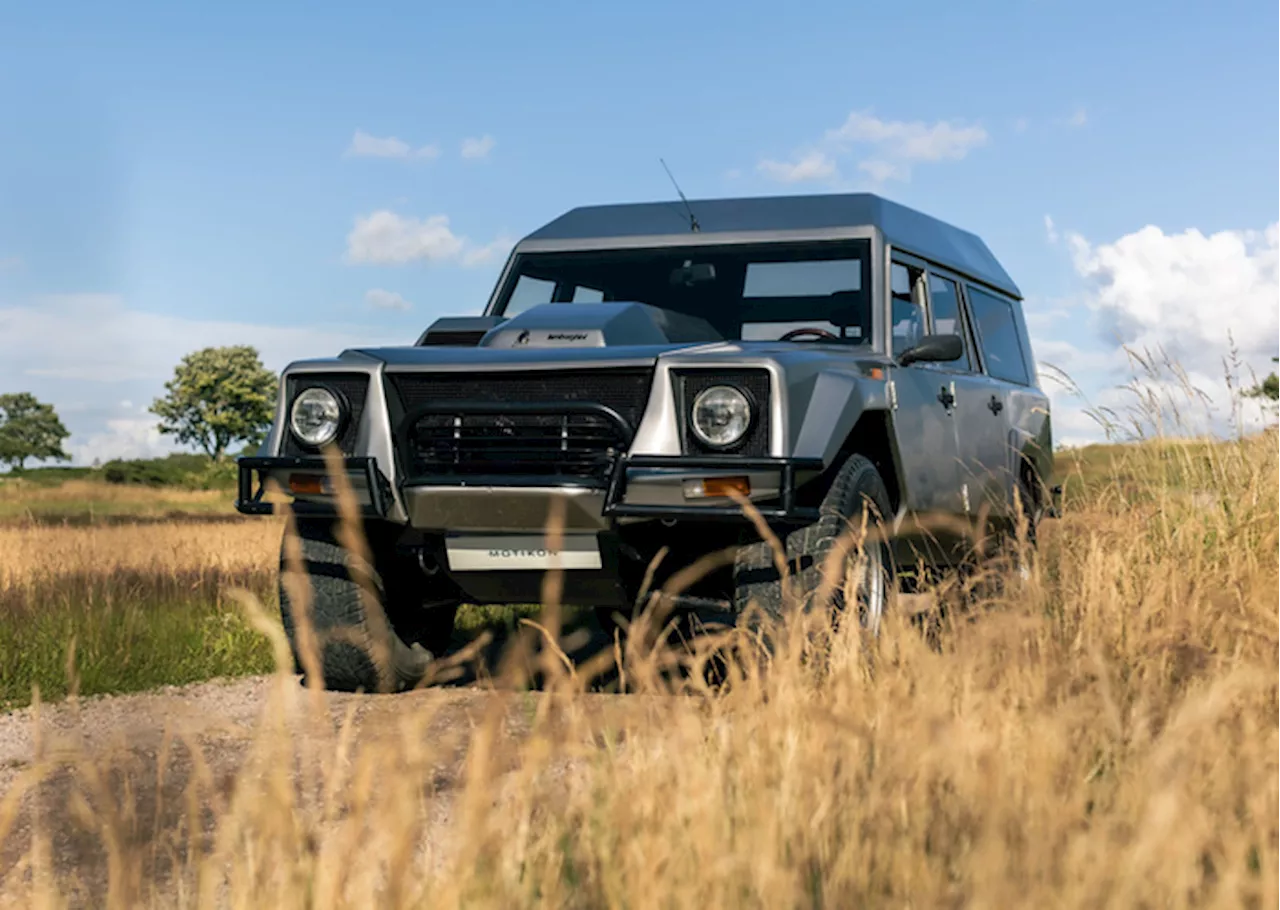 Supercar Blondie mette all'asta rara Lamborghini LM002 Wagon