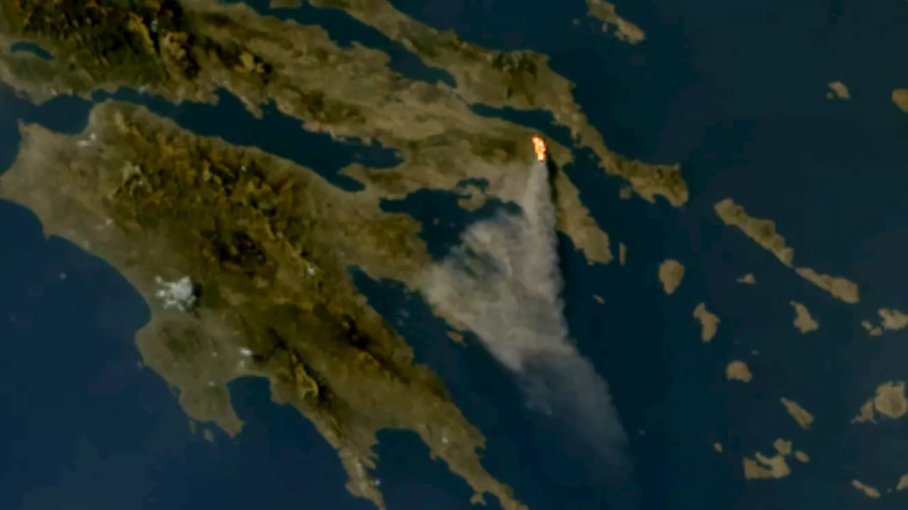 Incendies en Grèce: des images satellites montrent les feux visibles depuis l'espace