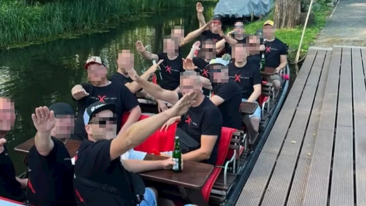 Nazi-Skandal in Brandenburg: Motorsport-Gruppe posiert mit Hitlergruß