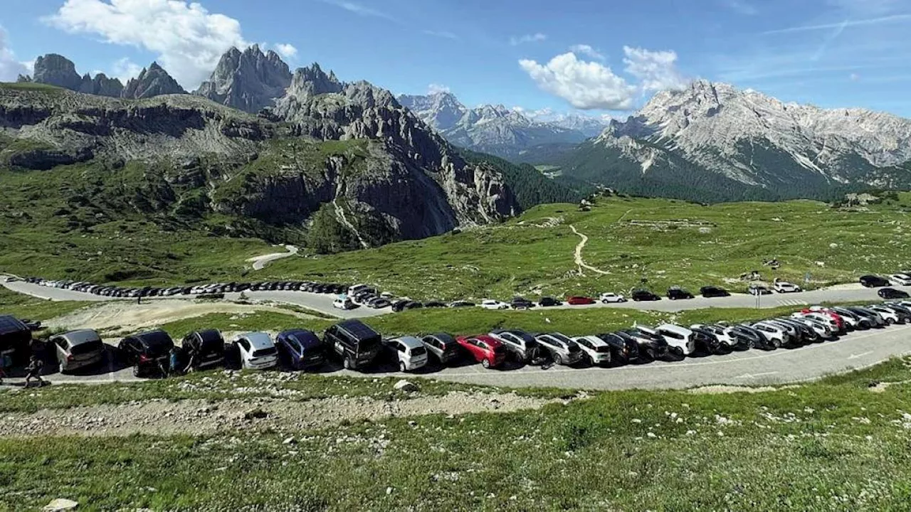 Ferragosto, l'invasione dei turisti e le mosse contro l'assalto: dalle Tre Cime alla Pelosa