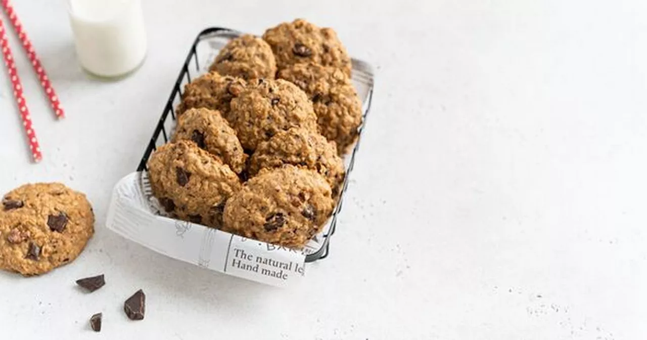 Jamie Oliver's simple air fryer oat cookies ready in 30 minutes