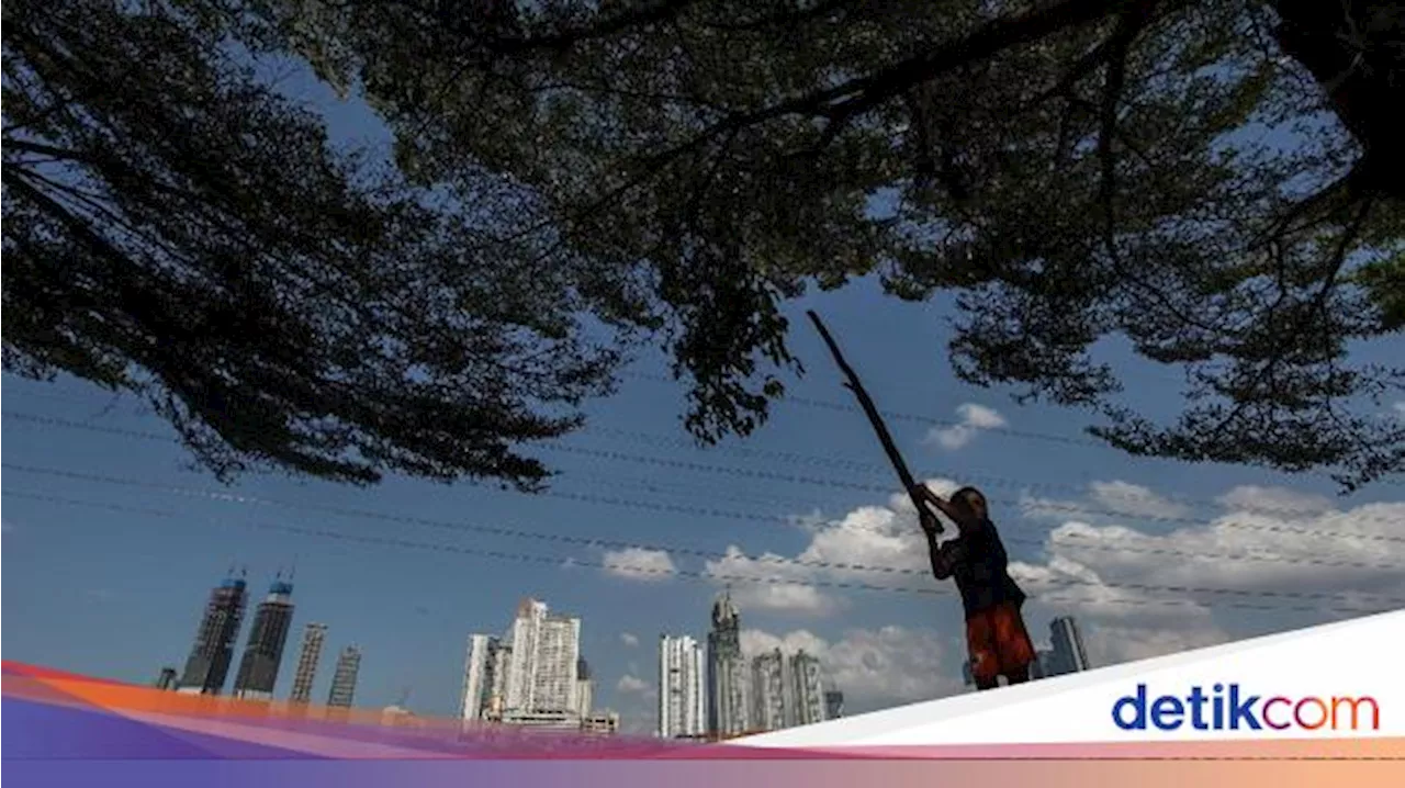 Fenomena Warga Kelas Menengah Turun Kasta Karena Makan Tabungan