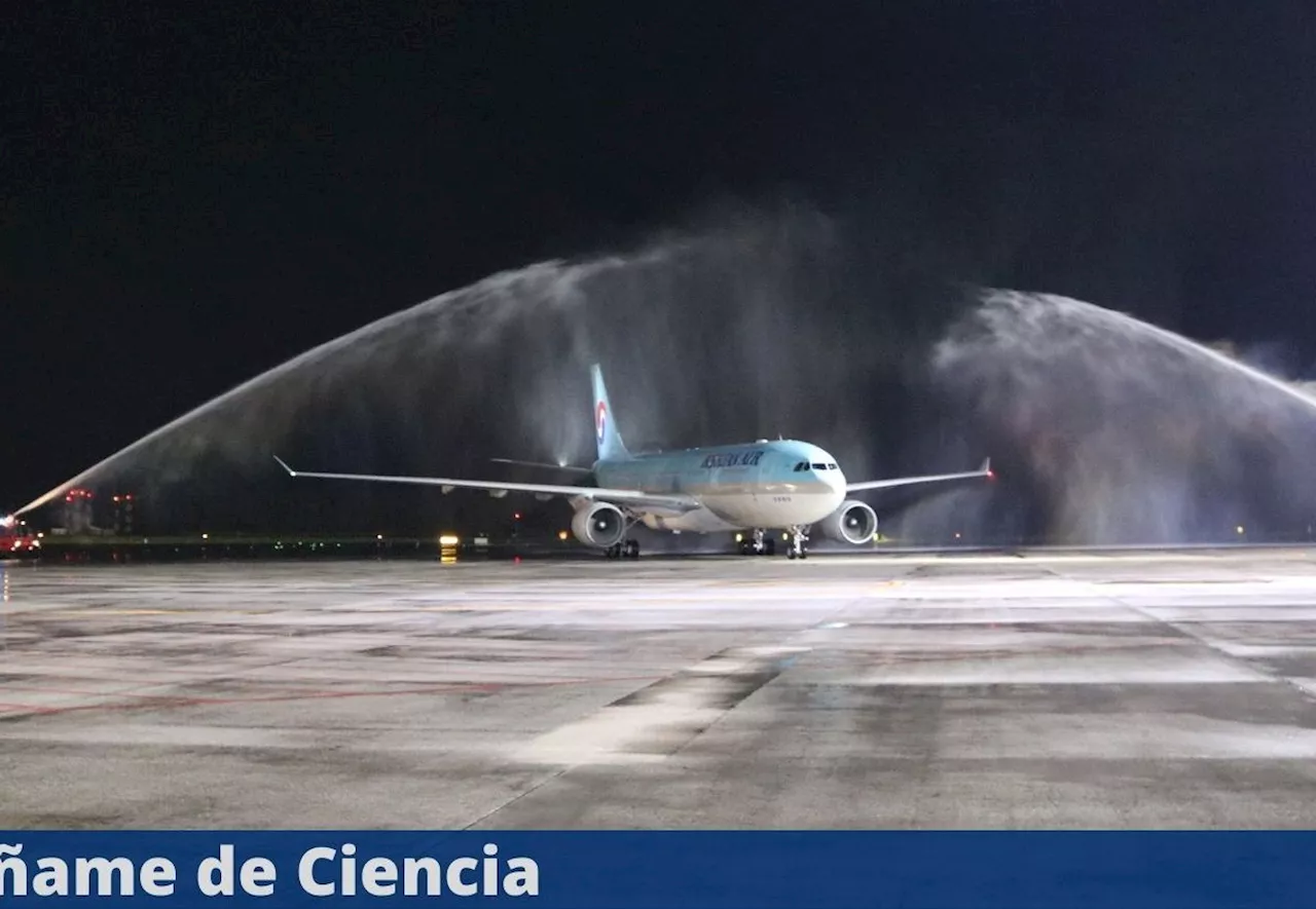 ¿Por qué en los aeropuertos los aviones son recibidos con arcos de agua?