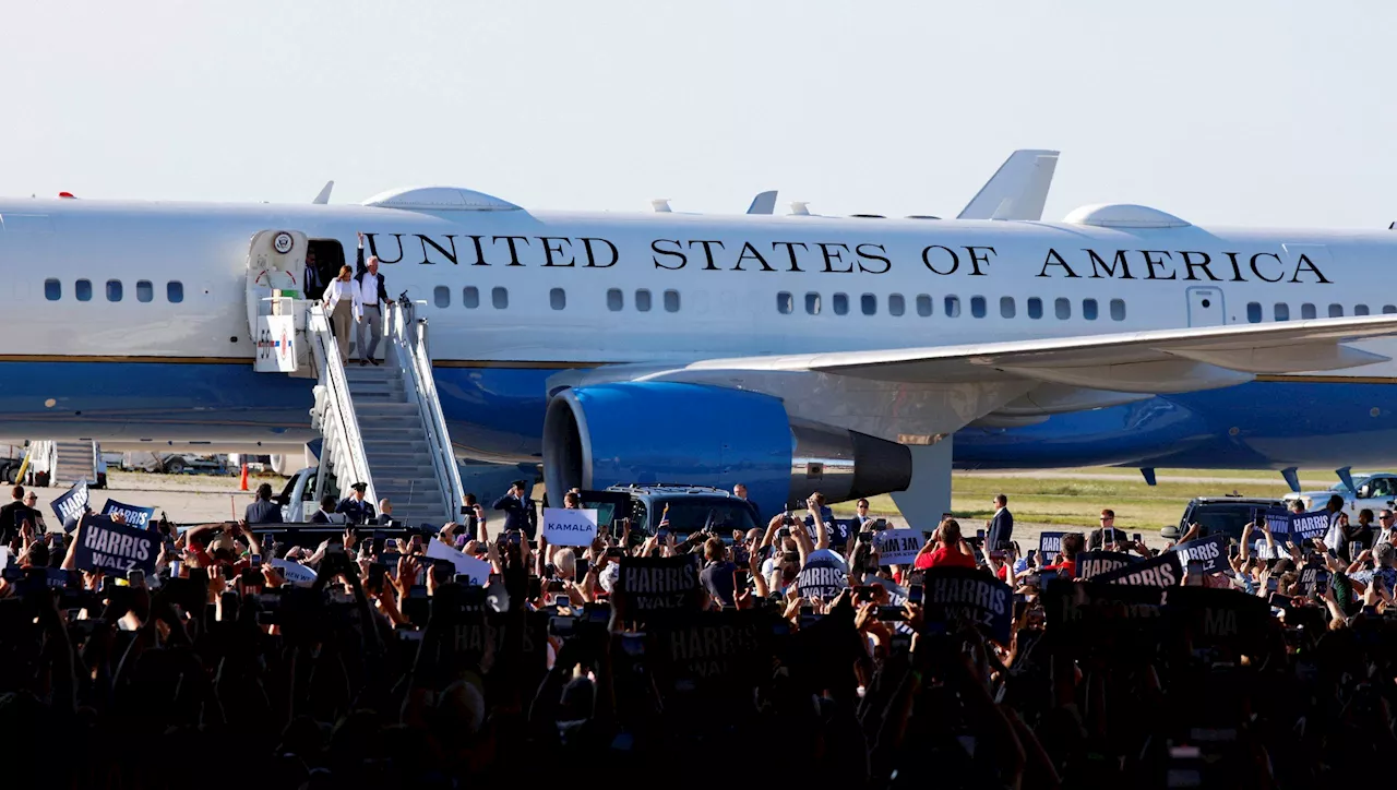 Trump claims 'nobody' cheered Harris outside Air Force Two despite video, images of crowds