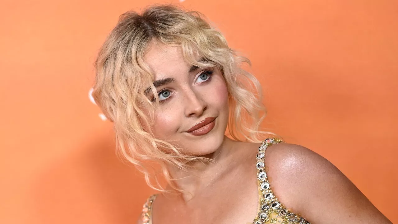 Sabrina Carpenter Just Revealed Her Naturally Curly Hair