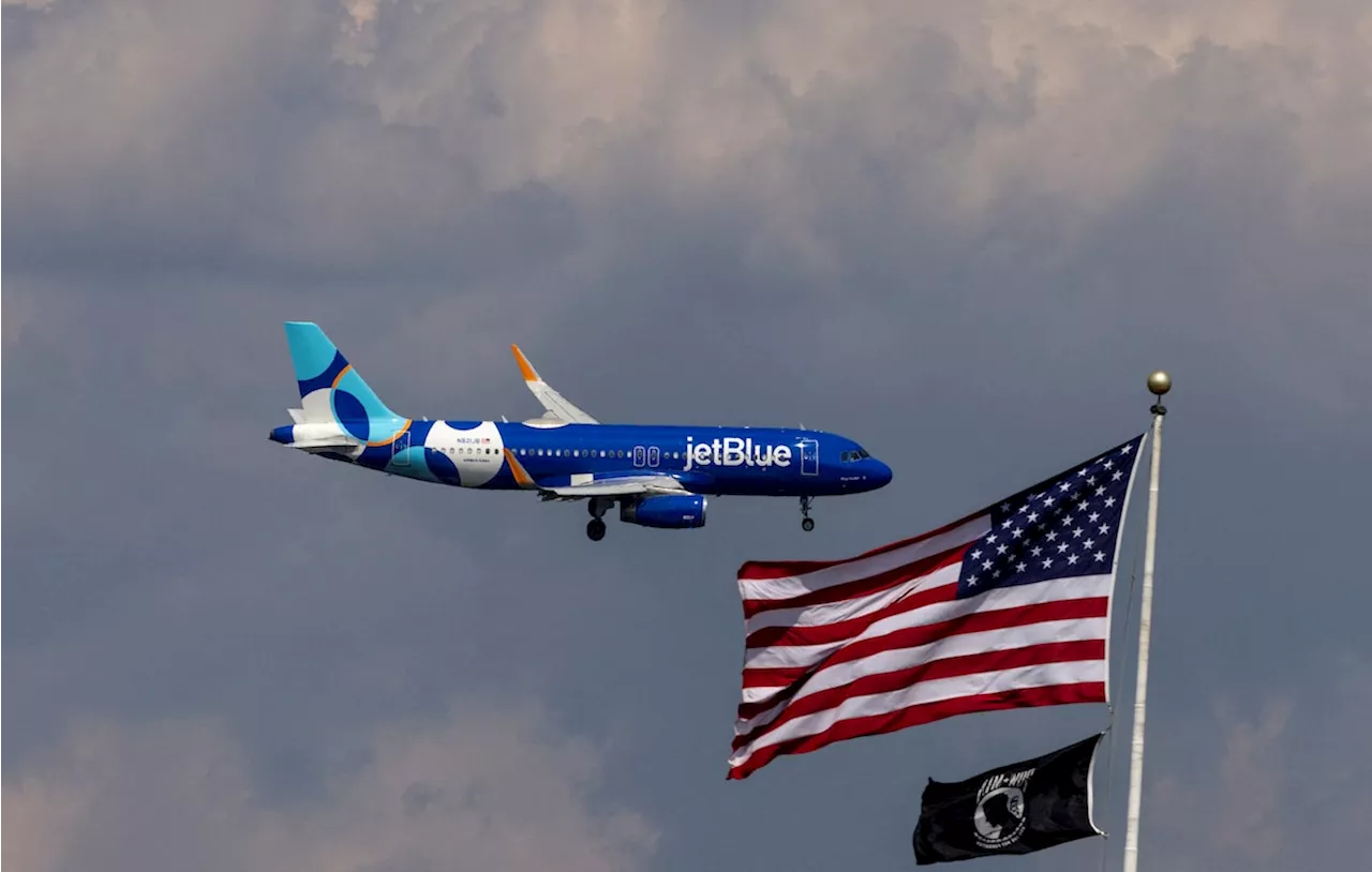 S&P and Moody’s downgrade JetBlue amid $3-billion debt raise