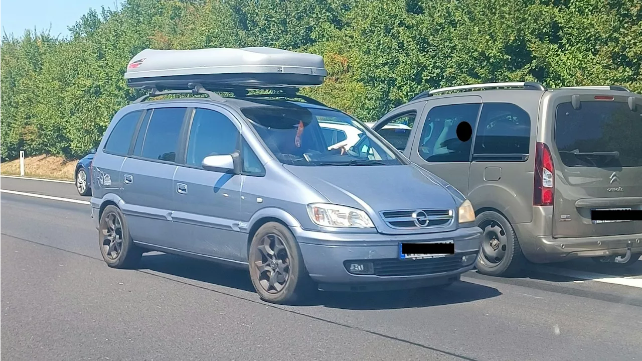 Als Geisterfahrer unterwegs - Völlig dreist – 50 Lenker drehen in Rettungsgasse um