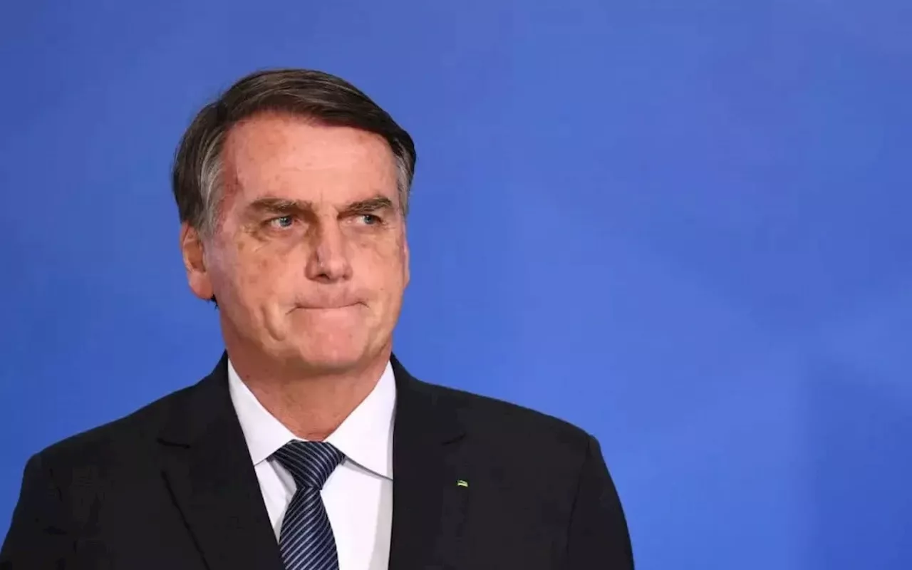 Defesa de Bolsonaro pede arquivamento do caso das joias sauditas