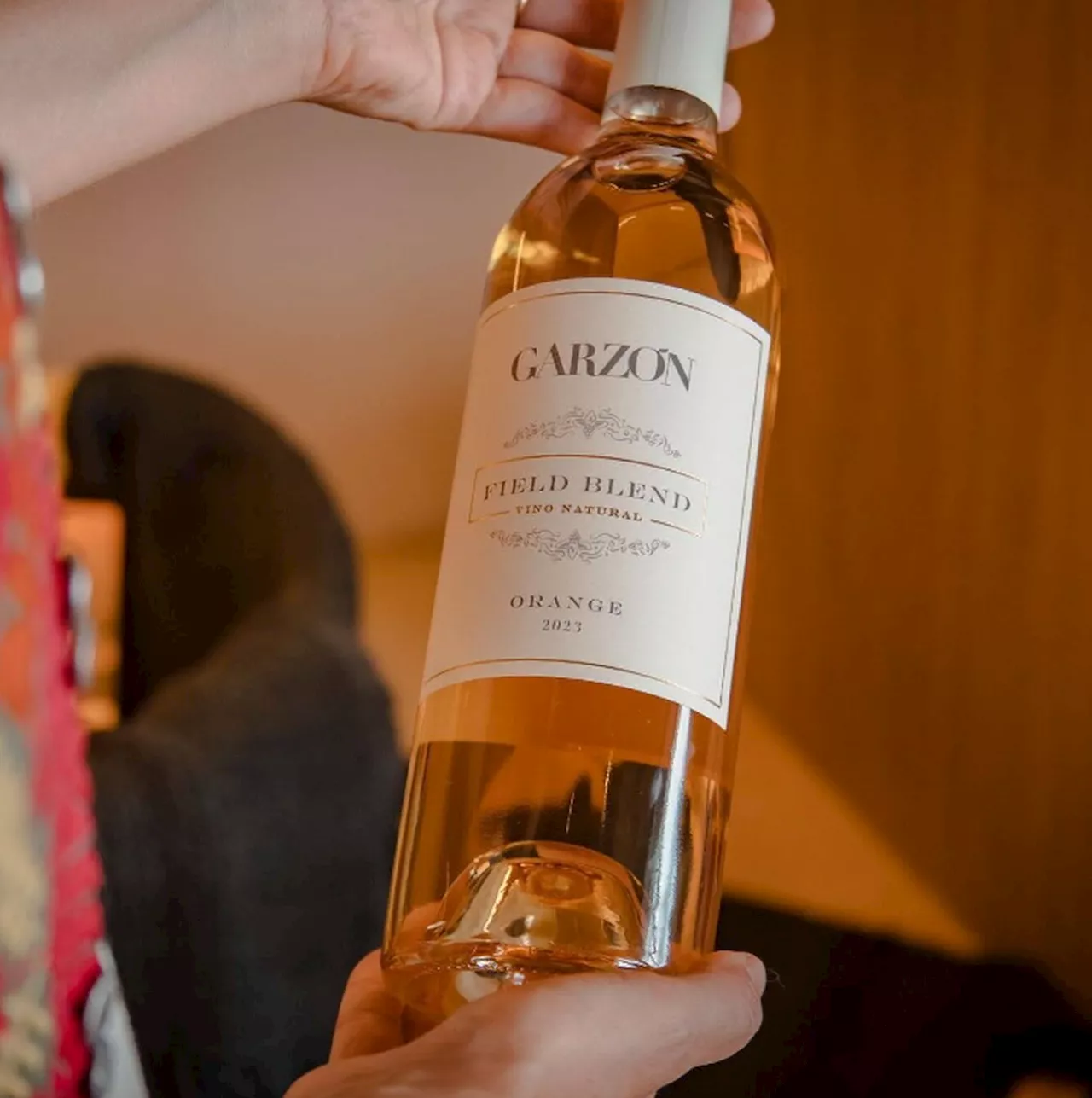 Garzón celebra 10 anos no Brasil, com lançamento de vinho laranja; vinho de aniversário é um tinto potente do Uruguai