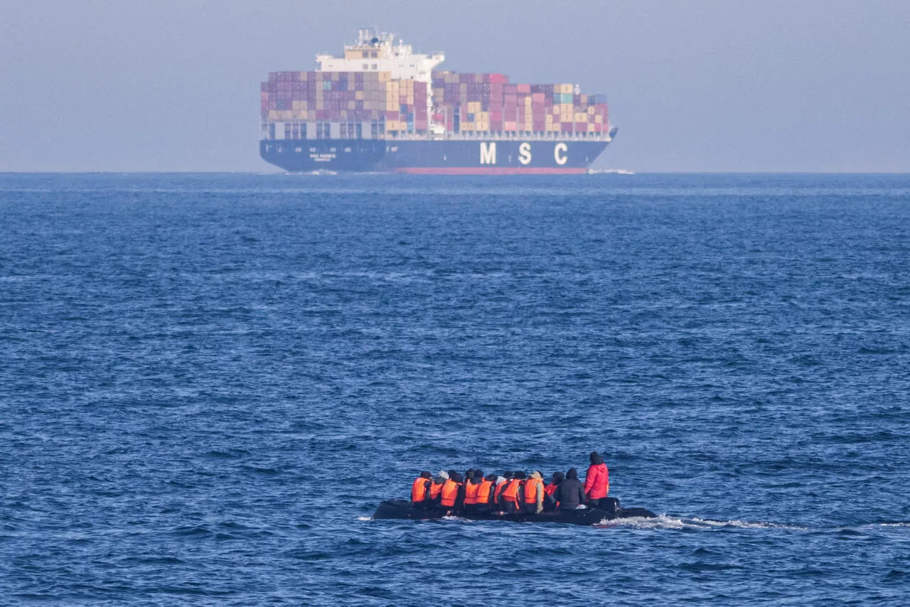 Deux migrants sont morts au large de Calais en essayant de traverser la Manche