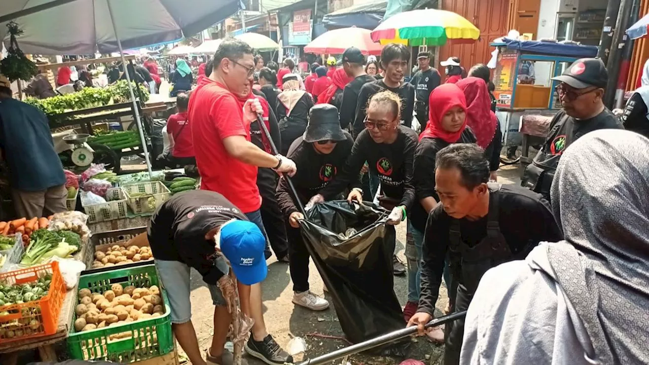 Brando PDIP Kritisi Pemerintah Kurang Beri Perhatian ke Petugas Pembersih Sampah di Jakarta