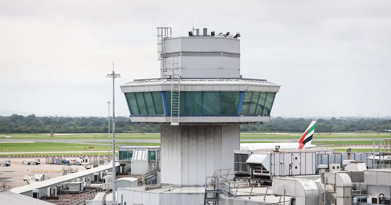 Manchester Airport flights hit by delays as planes spotted circling after issue