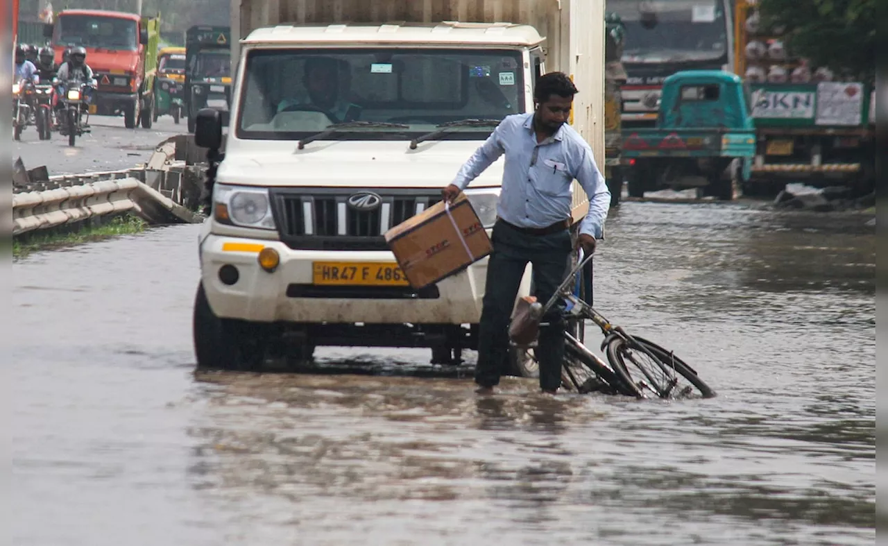 बाढ़ बारिश से सब बेहालः दिल्ली, उत्तराखंड, राजस्थान... जानिए 6 राज्यों का क्या है हाल