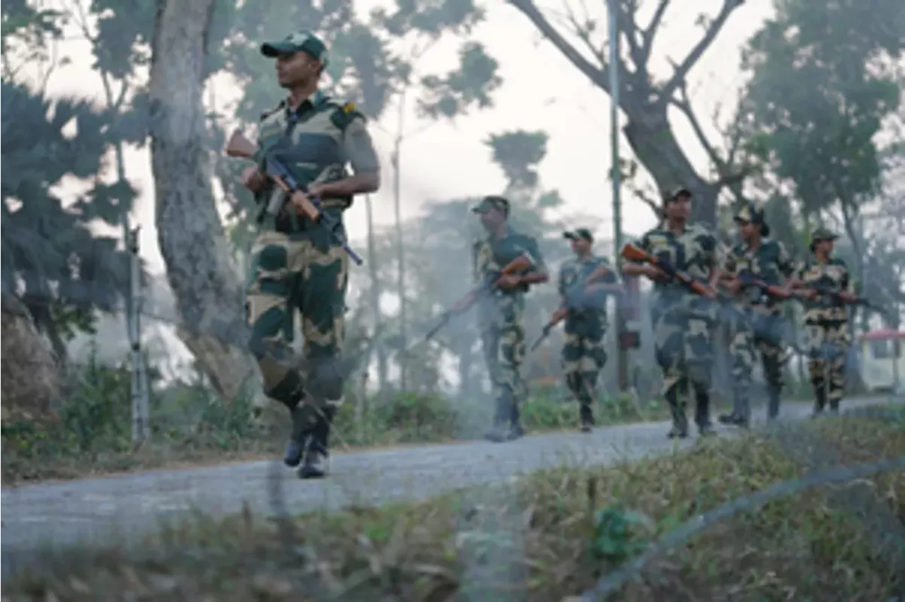 भारत-बांग्लादेश सीमा पर बीएसएफ के जवानों ने आत्मरक्षा में चलाई गोली, एक बांग्लादेशी तस्कर ढेर