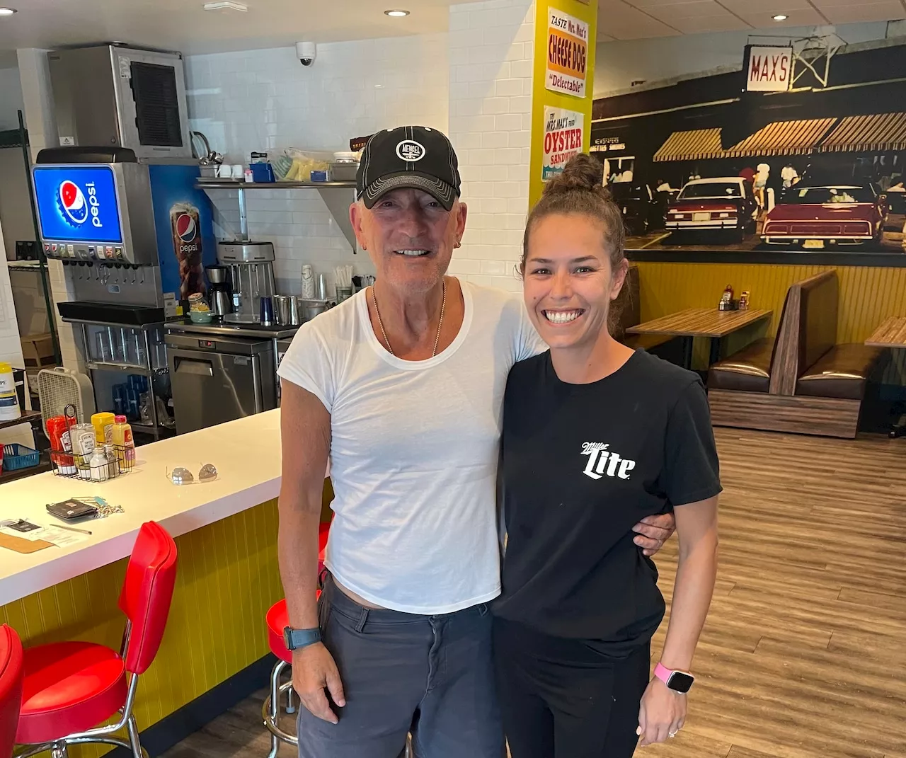 Bruce Springsteen stops at Jersey Shore hot dog spot to grab 60 ‘to go’