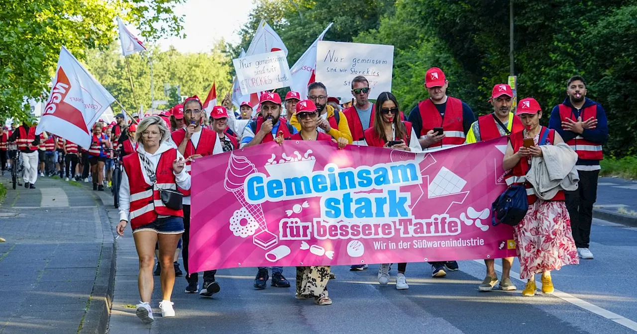 Streik bei Unternehmen Storck im Kreis Gütersloh: 400 Mitarbeiter legen Arbeit nieder