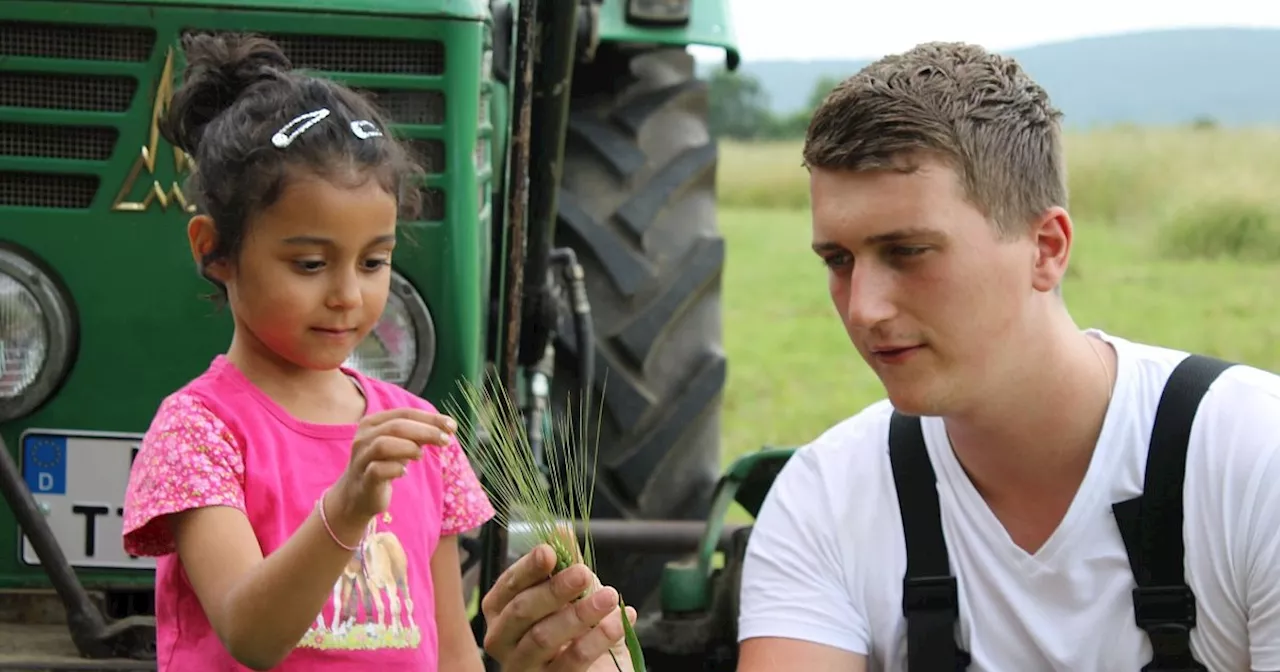 Treckerfahren für alle beim Landwirtschaftstag in Bad Oeynhausen