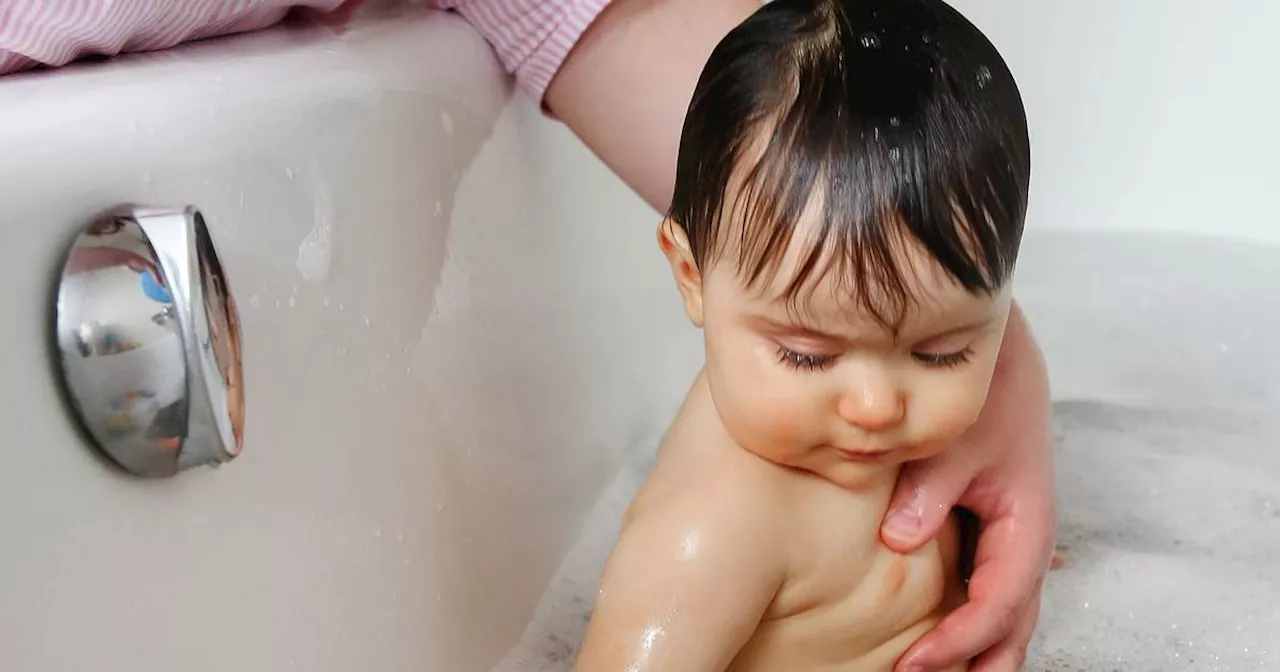 Droht beim „zweiten Ertrinken“ wirklich Lebensgefahr? Wenn Kinder Wasser schlucken