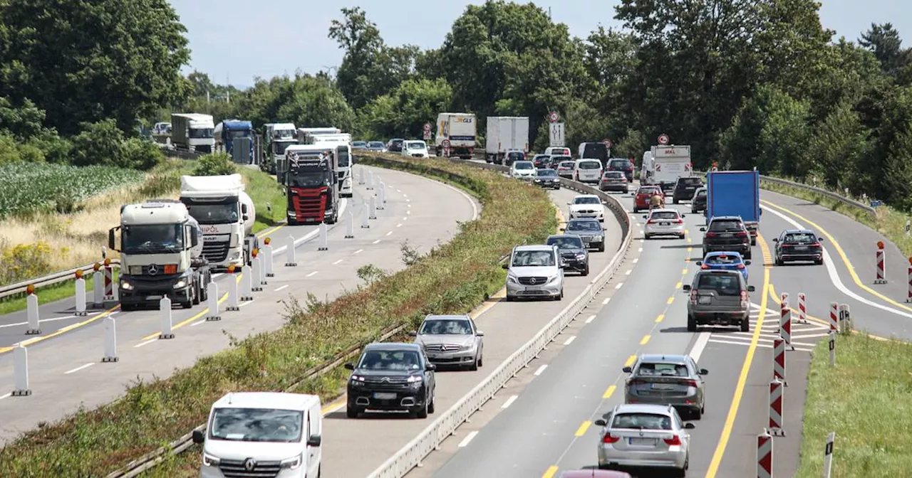 Unfall auf der A46 Wuppertal: Autos wenden im Stau