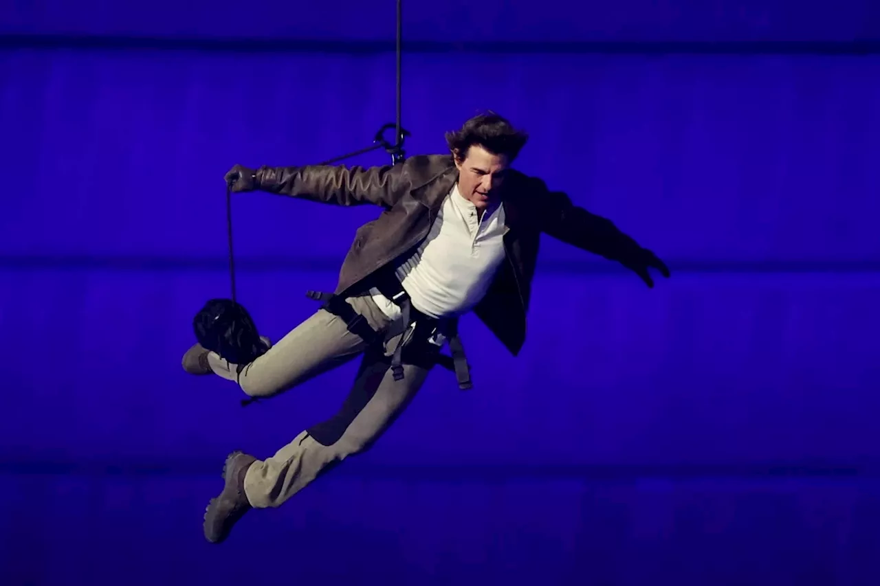 Tom Cruises Performs Epic Stunt at Paris Olympics Closing Ceremony