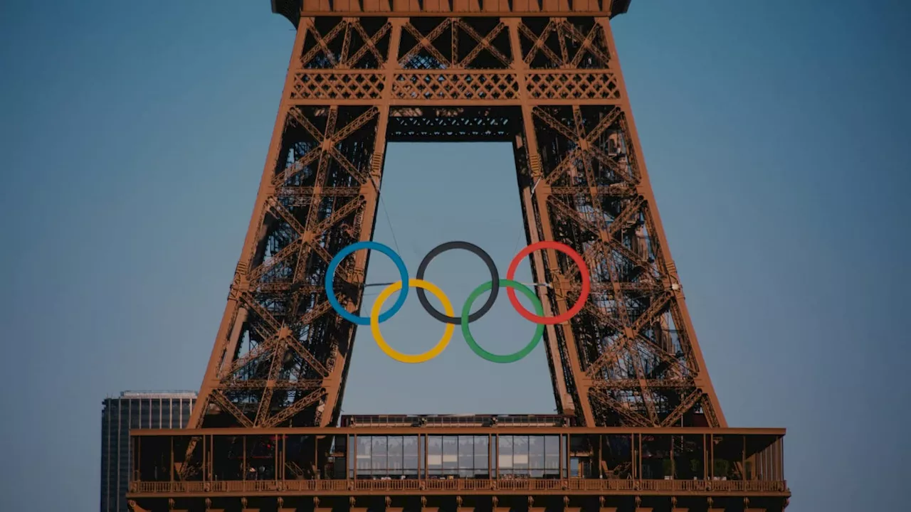 Man Arrested After Attempting to Free Solo Eiffel Tower Before Olympics Closing Cerem