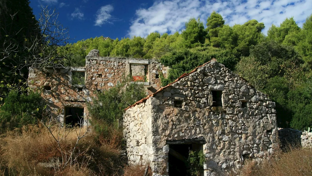 Abandoned ghost town ‘everyone was descended from Henry VIII’ – before they fled their homes for a chill...