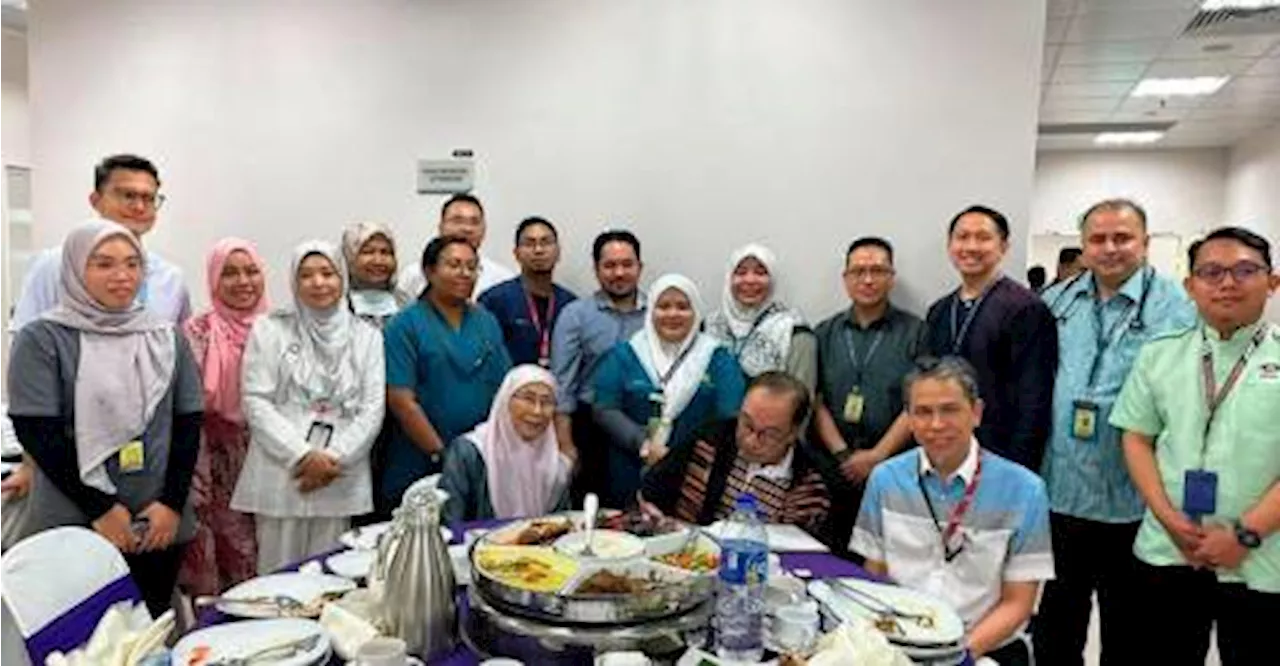 Anwar thanks staff of Serdang, Putrajaya and Kuala Lumpur Hospitals