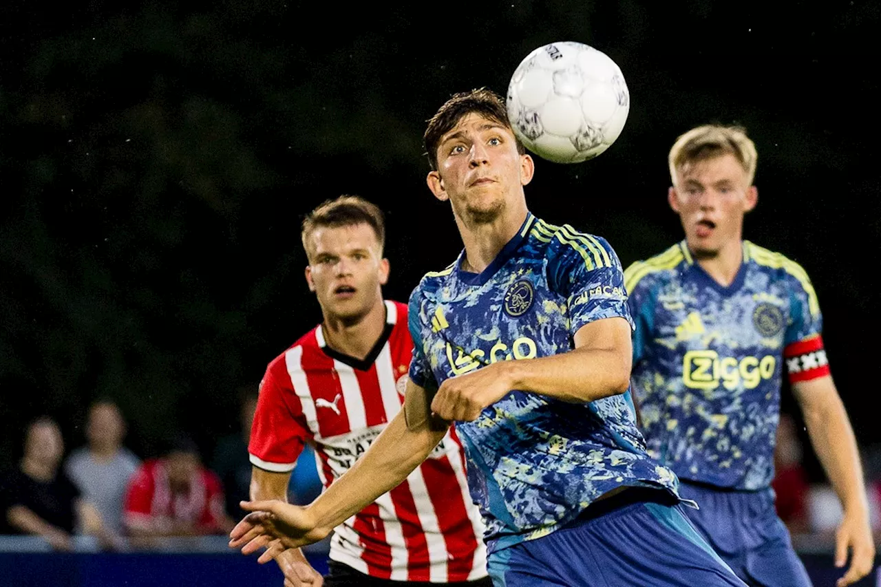 Kaplan bezorgt Jong Ajax punt in tumultueus duel met Jong PSV