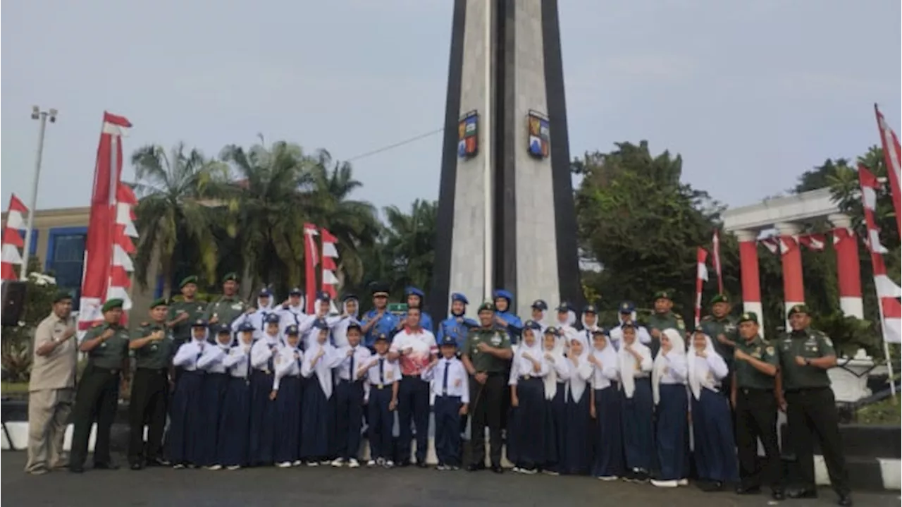 Aksi Kolonel Fikri Ajak Pelajar Naikkan Bendera Merah Putih Sebulan Penuh di Tugu Kujang Bogor