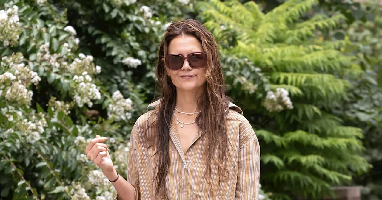 With Wet Hair and Baggy Sweats, Katie Holmes Masters Anti-Fashion Style