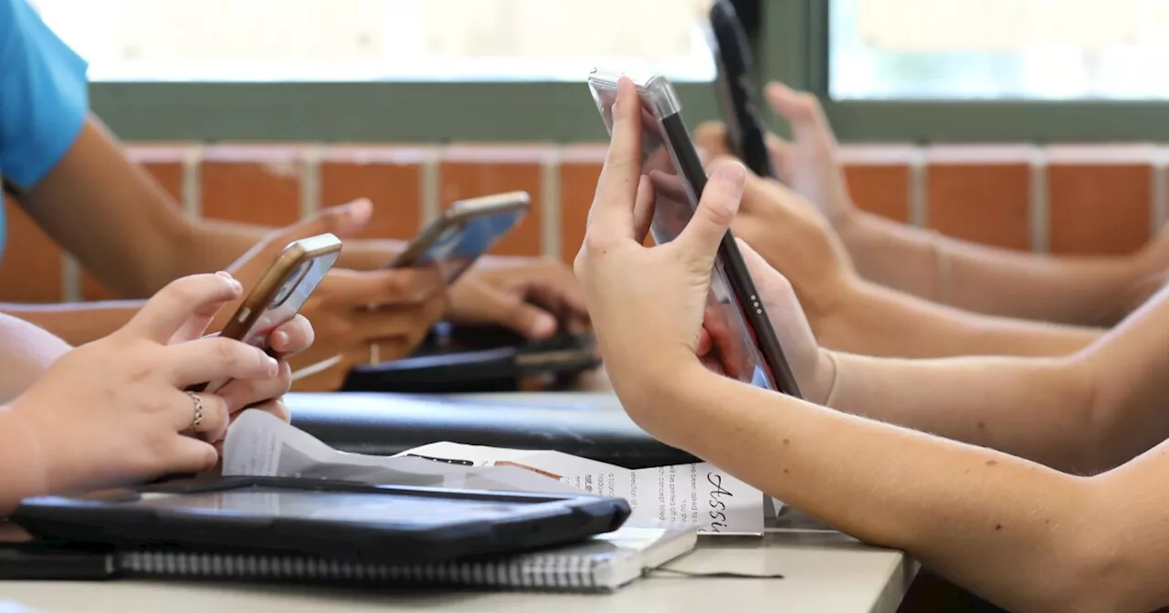 Gov. Newsom nudges California school districts to restrict student cellphone use