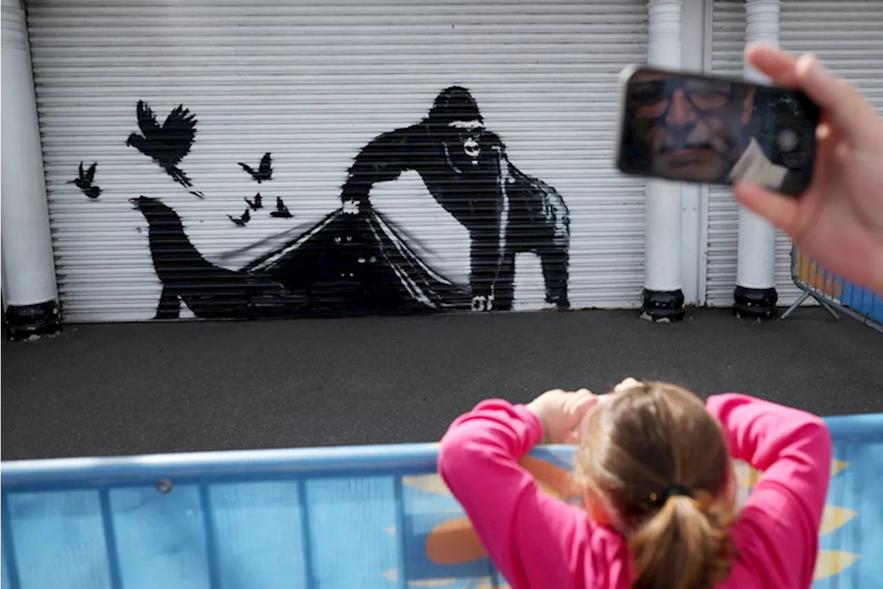 Banksy, la nona opera è un gorilla allo zoo di Londra