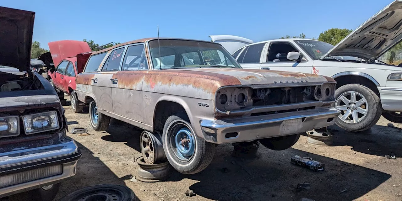 1965 Rambler Classic 550 Cross Country Station Wagon Is Junkyard Treasure