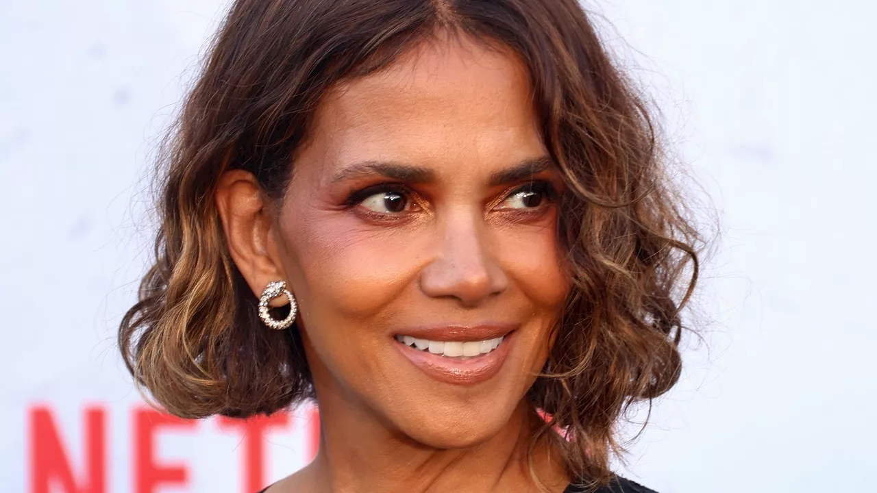 Halle Berry’s Curly Bob Is A Perfect Trans-Seasonal Cut