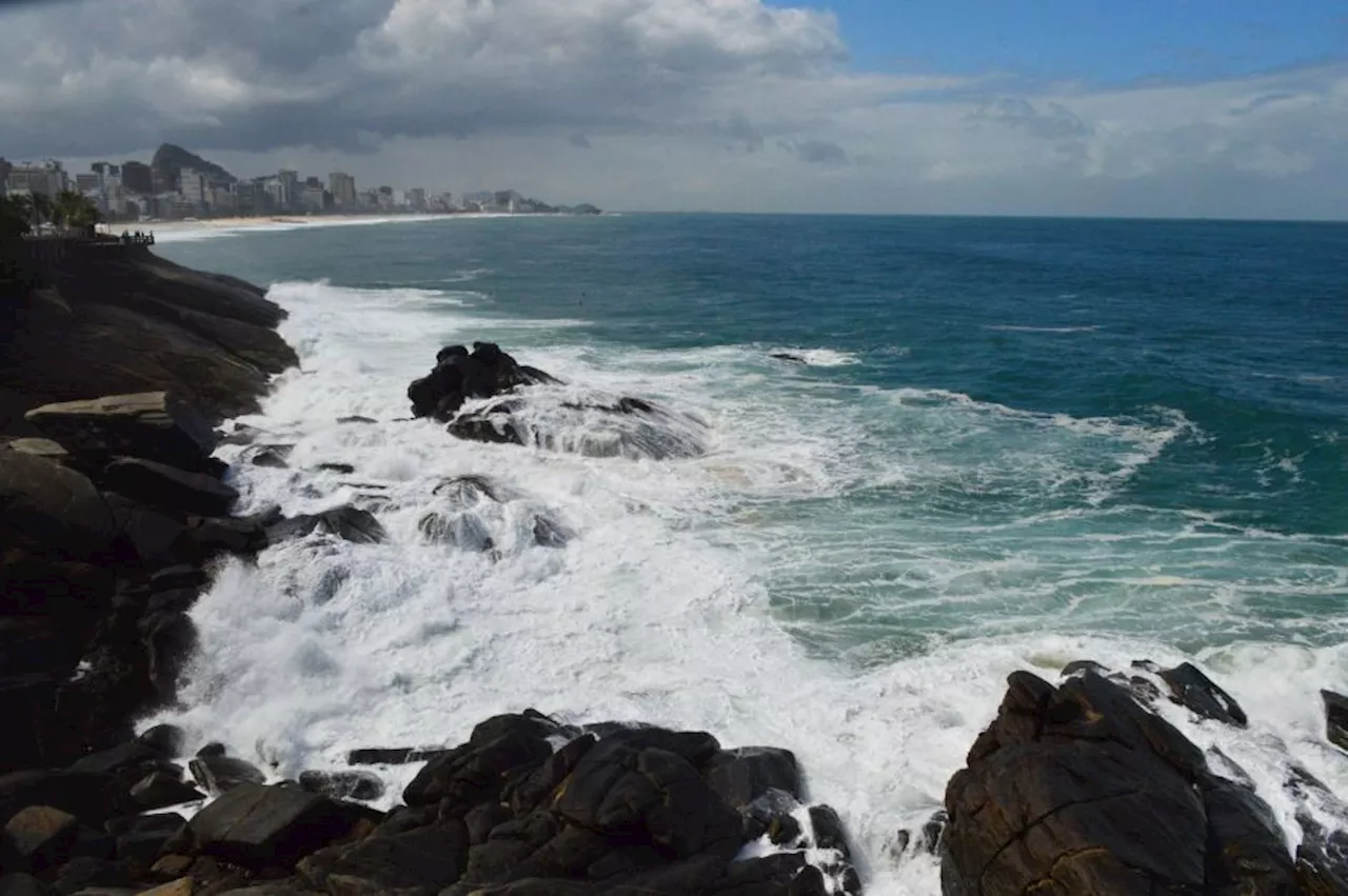 Marinha emite alerta de ressaca para litoral do Rio; ondas podem chegar até 4 metros