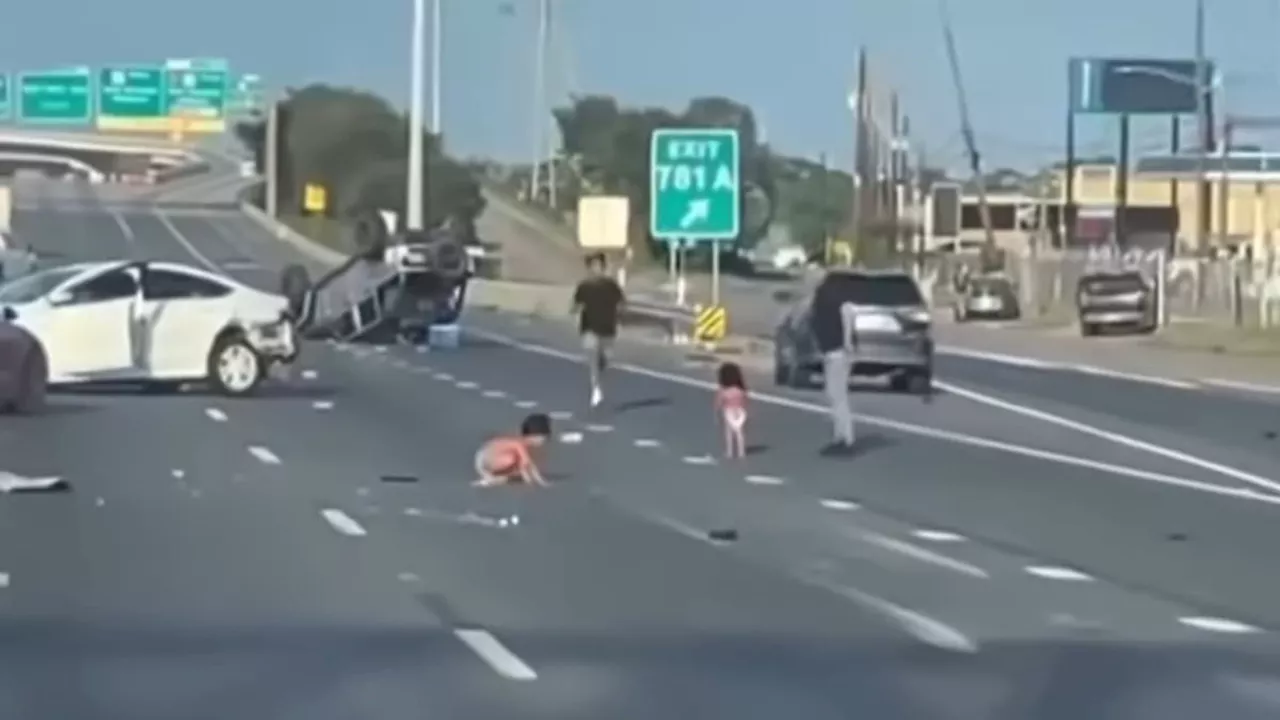 Two toddlers in diapers thrown in middle of Texas highway