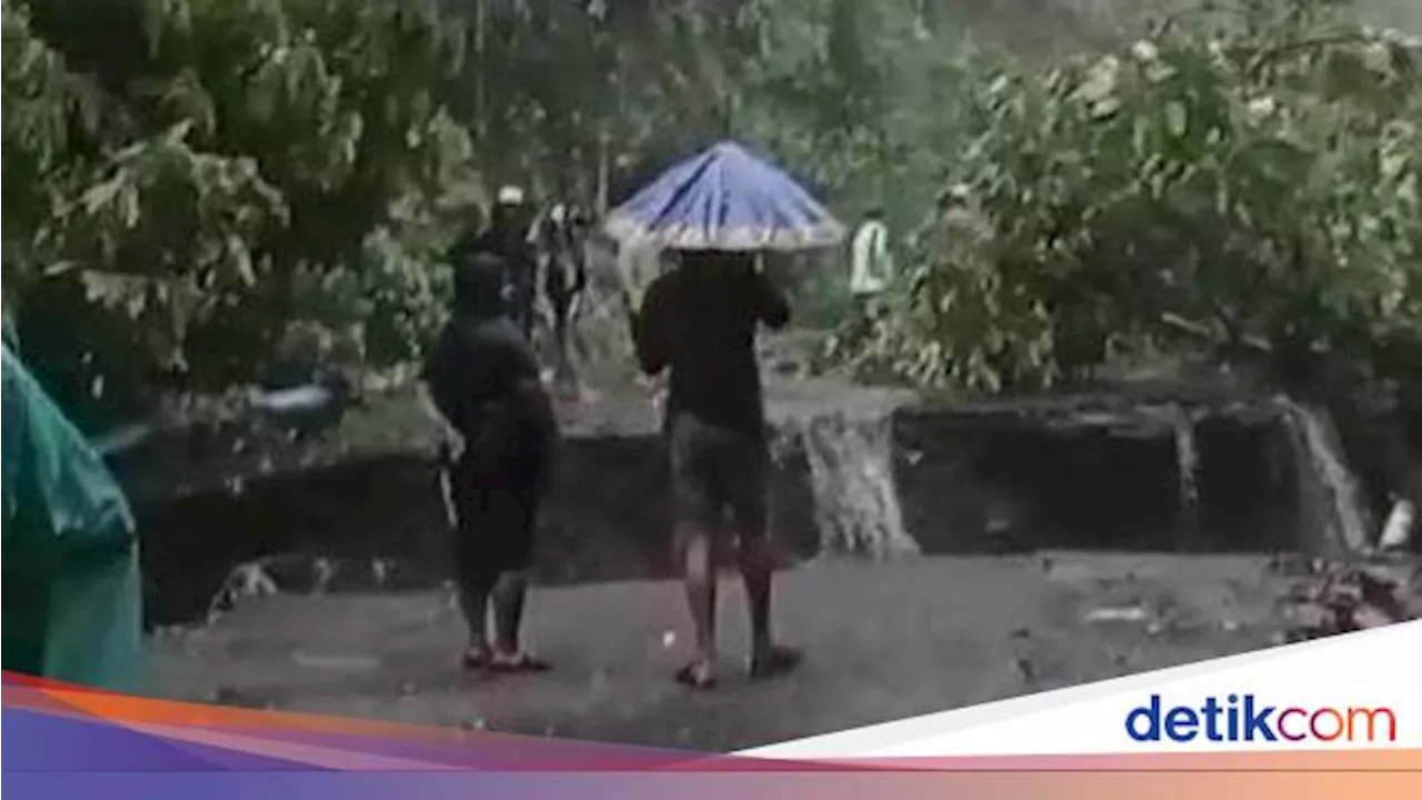 Banjir dan Longsor Terjang Mamuju: 1 Rumah Hanyut-410 KK Terisolir